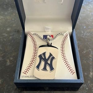 22 inch New York Yankee Dogtag Necklace